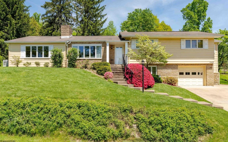 1348 Anderson Avenue, Morgantown, West Virginia 26505, 3 Bedrooms Bedrooms, 8 Rooms Rooms,3 BathroomsBathrooms,Single Family Detached,For Sale,Anderson,10160175