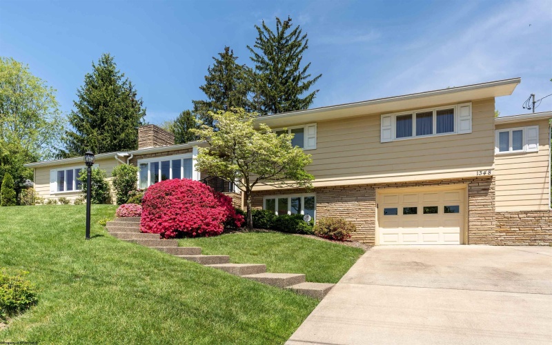 1348 Anderson Avenue, Morgantown, West Virginia 26505, 3 Bedrooms Bedrooms, 8 Rooms Rooms,3 BathroomsBathrooms,Single Family Detached,For Sale,Anderson,10160175