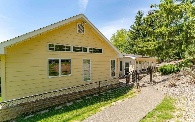 1348 Anderson Avenue, Morgantown, West Virginia 26505, 3 Bedrooms Bedrooms, 8 Rooms Rooms,3 BathroomsBathrooms,Single Family Detached,For Sale,Anderson,10160175