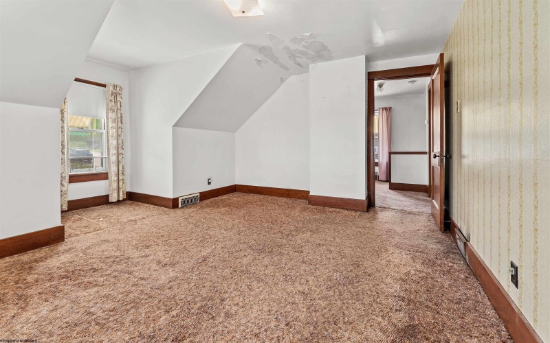 237 Cleveland Avenue, Uniontown, Pennsylvania 15401, 2 Bedrooms Bedrooms, 4 Rooms Rooms,1 BathroomBathrooms,Single Family Detached,For Sale,Cleveland,10160183