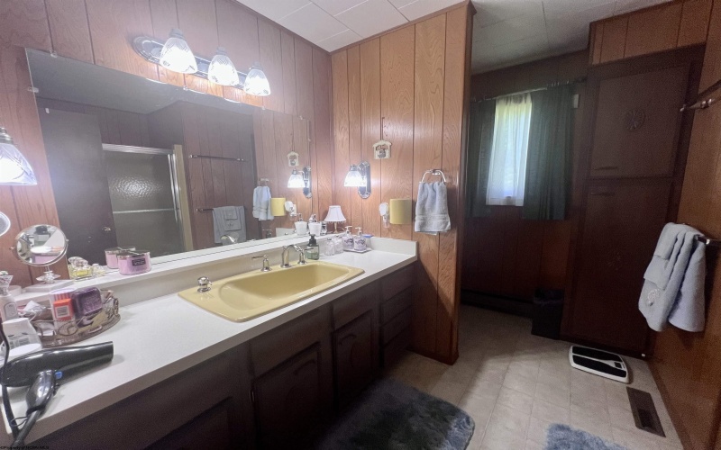11692 Adolph Road, Mill Creek, West Virginia 26280, 5 Bedrooms Bedrooms, 12 Rooms Rooms,2 BathroomsBathrooms,Single Family Detached,For Sale,Adolph,10160181
