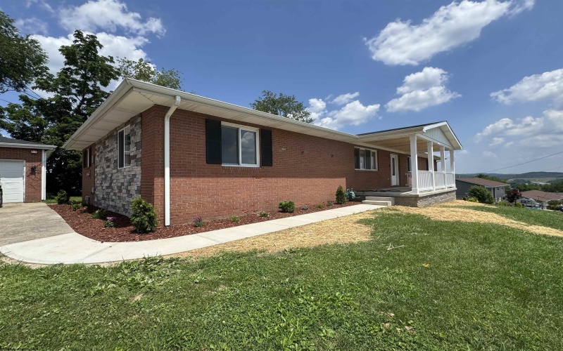 1818 Martha Avenue, Fairmont, West Virginia 26554, 6 Bedrooms Bedrooms, 9 Rooms Rooms,3 BathroomsBathrooms,Single Family Detached,For Sale,Martha,10160180