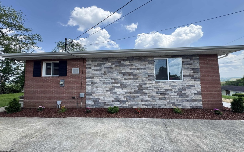 1818 Martha Avenue, Fairmont, West Virginia 26554, 6 Bedrooms Bedrooms, 9 Rooms Rooms,3 BathroomsBathrooms,Single Family Detached,For Sale,Martha,10160180