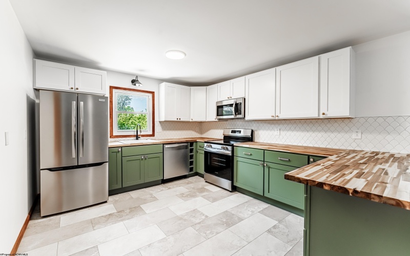 552 White Avenue, Morgantown, West Virginia 26501, 3 Bedrooms Bedrooms, 7 Rooms Rooms,1 BathroomBathrooms,Single Family Detached,For Sale,White,10160200