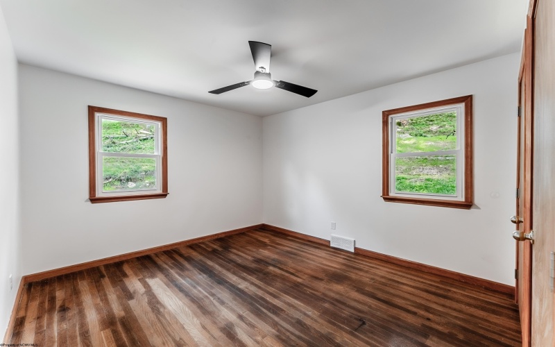 552 White Avenue, Morgantown, West Virginia 26501, 3 Bedrooms Bedrooms, 7 Rooms Rooms,1 BathroomBathrooms,Single Family Detached,For Sale,White,10160200