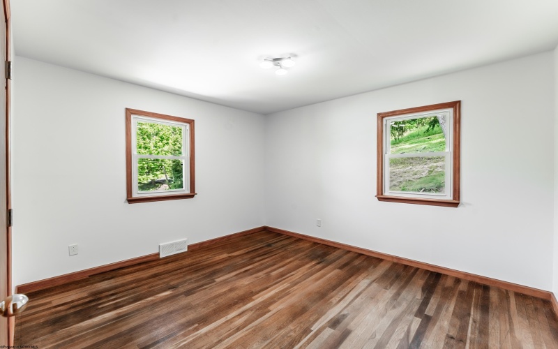 552 White Avenue, Morgantown, West Virginia 26501, 3 Bedrooms Bedrooms, 7 Rooms Rooms,1 BathroomBathrooms,Single Family Detached,For Sale,White,10160200
