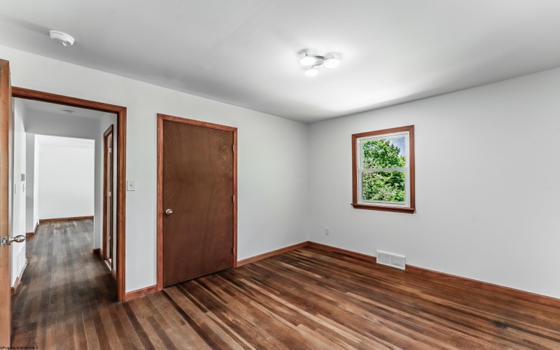 552 White Avenue, Morgantown, West Virginia 26501, 3 Bedrooms Bedrooms, 7 Rooms Rooms,1 BathroomBathrooms,Single Family Detached,For Sale,White,10160200