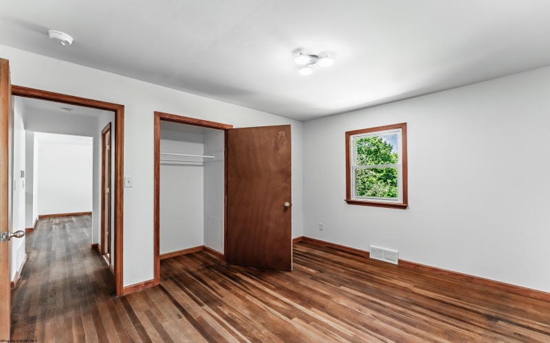 552 White Avenue, Morgantown, West Virginia 26501, 3 Bedrooms Bedrooms, 7 Rooms Rooms,1 BathroomBathrooms,Single Family Detached,For Sale,White,10160200