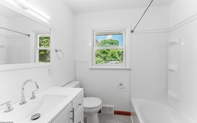 552 White Avenue, Morgantown, West Virginia 26501, 3 Bedrooms Bedrooms, 7 Rooms Rooms,1 BathroomBathrooms,Single Family Detached,For Sale,White,10160200