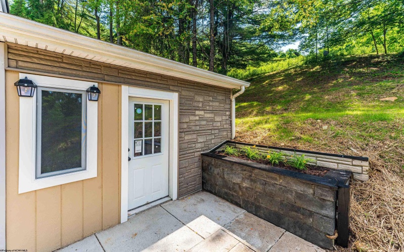 552 White Avenue, Morgantown, West Virginia 26501, 3 Bedrooms Bedrooms, 7 Rooms Rooms,1 BathroomBathrooms,Single Family Detached,For Sale,White,10160200