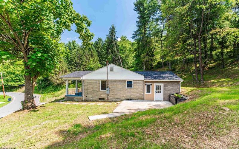552 White Avenue, Morgantown, West Virginia 26501, 3 Bedrooms Bedrooms, 7 Rooms Rooms,1 BathroomBathrooms,Single Family Detached,For Sale,White,10160200