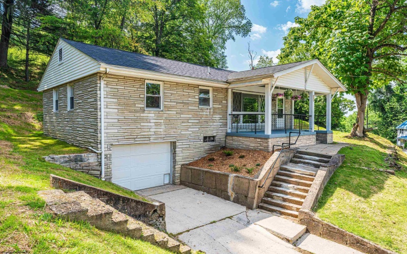 552 White Avenue, Morgantown, West Virginia 26501, 3 Bedrooms Bedrooms, 7 Rooms Rooms,1 BathroomBathrooms,Single Family Detached,For Sale,White,10160200
