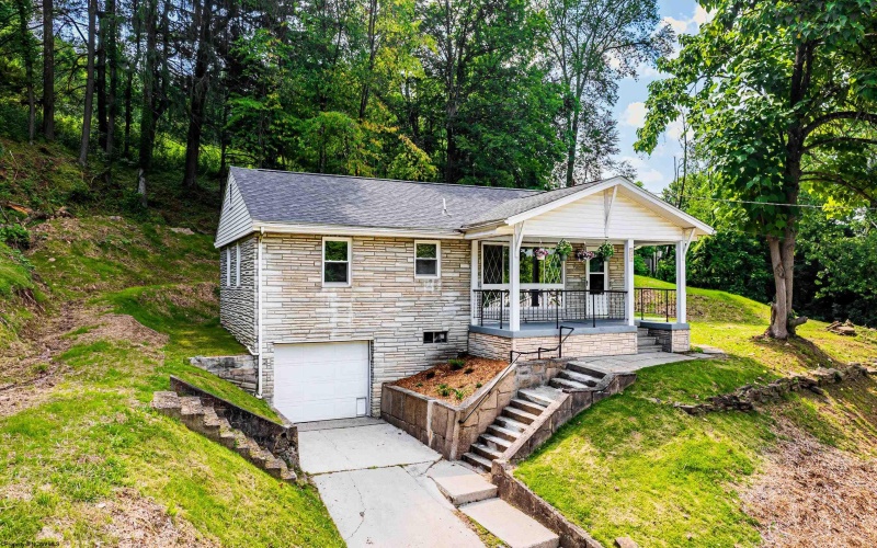 552 White Avenue, Morgantown, West Virginia 26501, 3 Bedrooms Bedrooms, 7 Rooms Rooms,1 BathroomBathrooms,Single Family Detached,For Sale,White,10160200