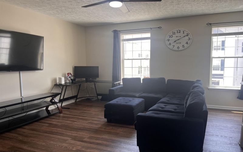 116 Woodside Drive, Morgantown, West Virginia 26508, 3 Bedrooms Bedrooms, 6 Rooms Rooms,2 BathroomsBathrooms,Single Family Attached,For Sale,Woodside,10160194