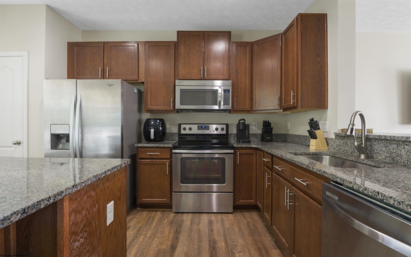 116 Woodside Drive, Morgantown, West Virginia 26508, 3 Bedrooms Bedrooms, 6 Rooms Rooms,2 BathroomsBathrooms,Single Family Attached,For Sale,Woodside,10160194