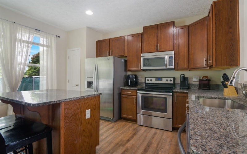 116 Woodside Drive, Morgantown, West Virginia 26508, 3 Bedrooms Bedrooms, 6 Rooms Rooms,2 BathroomsBathrooms,Single Family Attached,For Sale,Woodside,10160194
