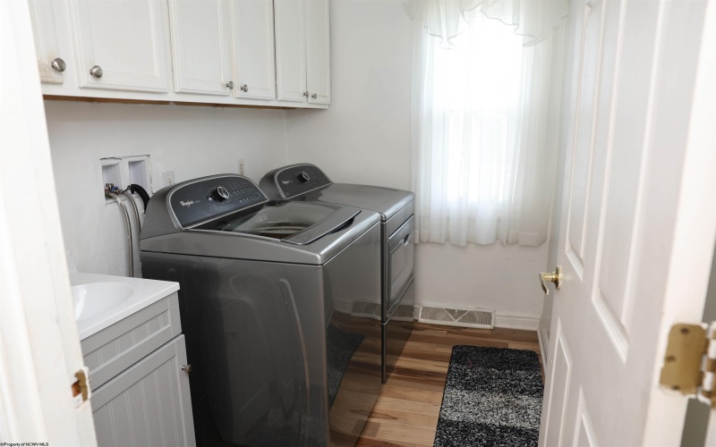 5 Barrington Drive, Wheeling, West Virginia 26003, 4 Bedrooms Bedrooms, 8 Rooms Rooms,2 BathroomsBathrooms,Single Family Detached,For Sale,Barrington,10160199