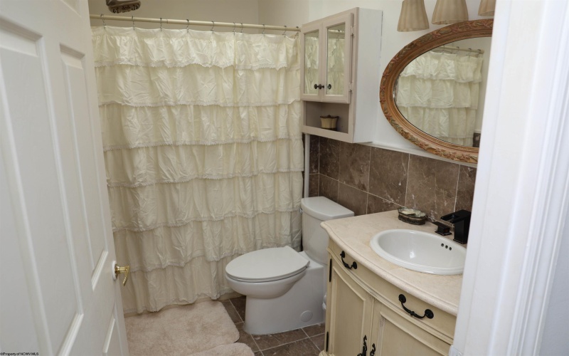 5 Barrington Drive, Wheeling, West Virginia 26003, 4 Bedrooms Bedrooms, 8 Rooms Rooms,2 BathroomsBathrooms,Single Family Detached,For Sale,Barrington,10160199