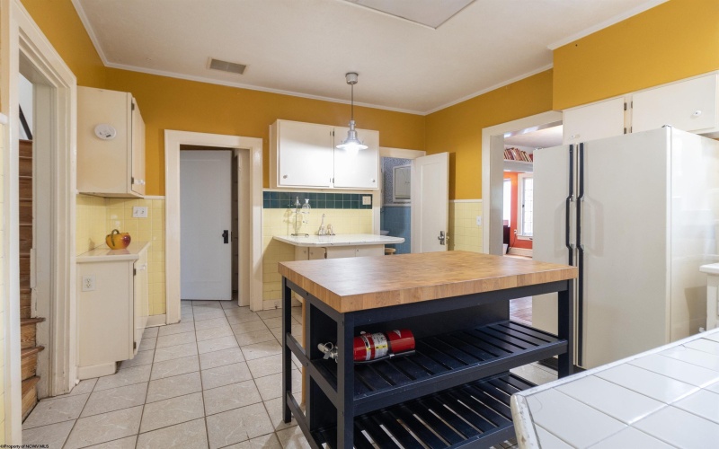 515 Center Avenue, Weston, West Virginia 26452, 3 Bedrooms Bedrooms, 8 Rooms Rooms,1 BathroomBathrooms,Single Family Detached,For Sale,Center,10160198