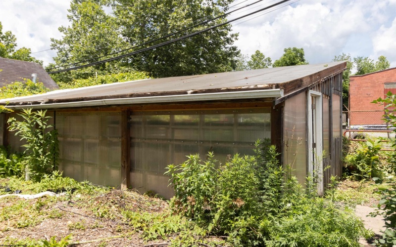 515 Center Avenue, Weston, West Virginia 26452, 3 Bedrooms Bedrooms, 8 Rooms Rooms,1 BathroomBathrooms,Single Family Detached,For Sale,Center,10160198