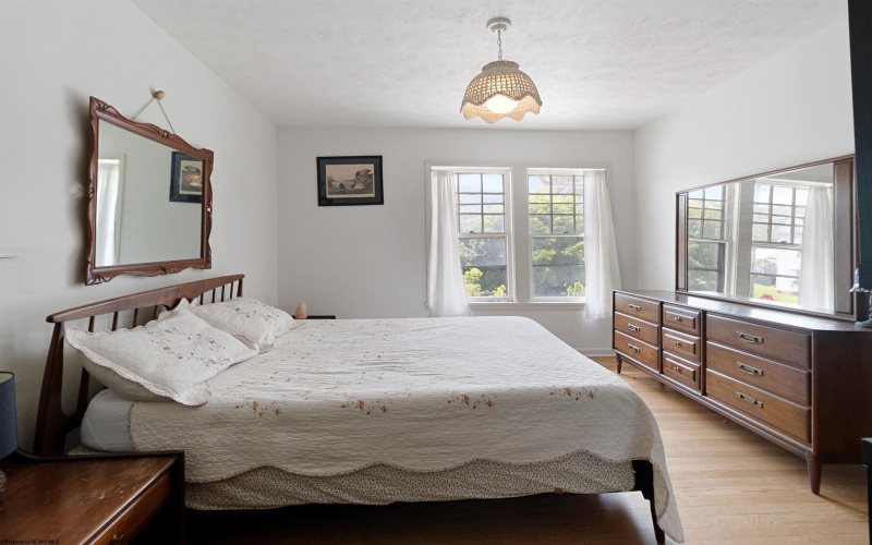 515 Center Avenue, Weston, West Virginia 26452, 3 Bedrooms Bedrooms, 8 Rooms Rooms,1 BathroomBathrooms,Single Family Detached,For Sale,Center,10160198