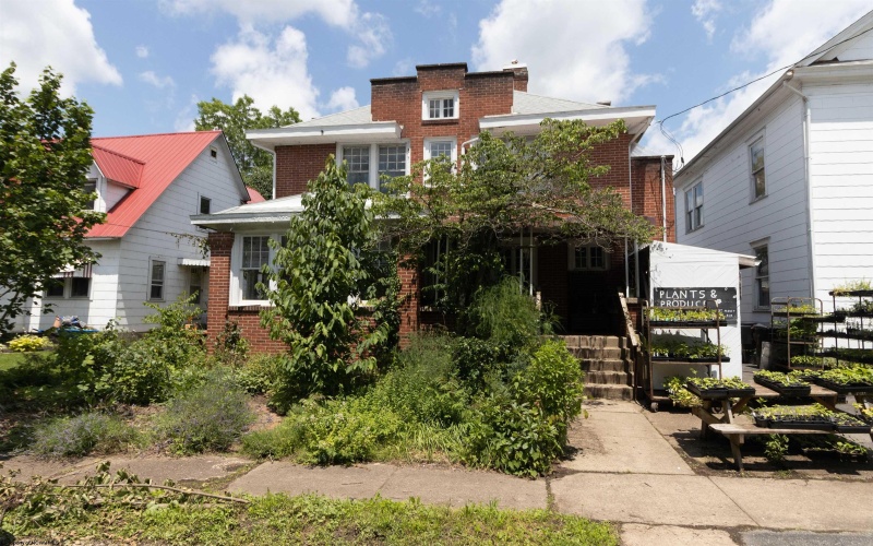 515 Center Avenue, Weston, West Virginia 26452, 3 Bedrooms Bedrooms, 8 Rooms Rooms,1 BathroomBathrooms,Single Family Detached,For Sale,Center,10160198