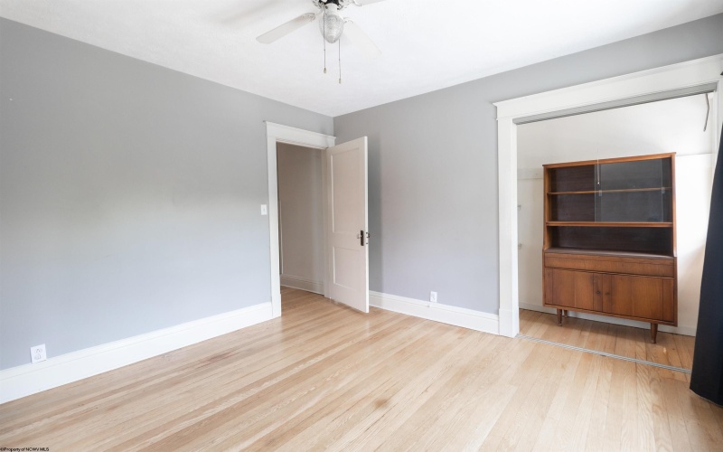 515 Center Avenue, Weston, West Virginia 26452, 3 Bedrooms Bedrooms, 8 Rooms Rooms,1 BathroomBathrooms,Single Family Detached,For Sale,Center,10160198