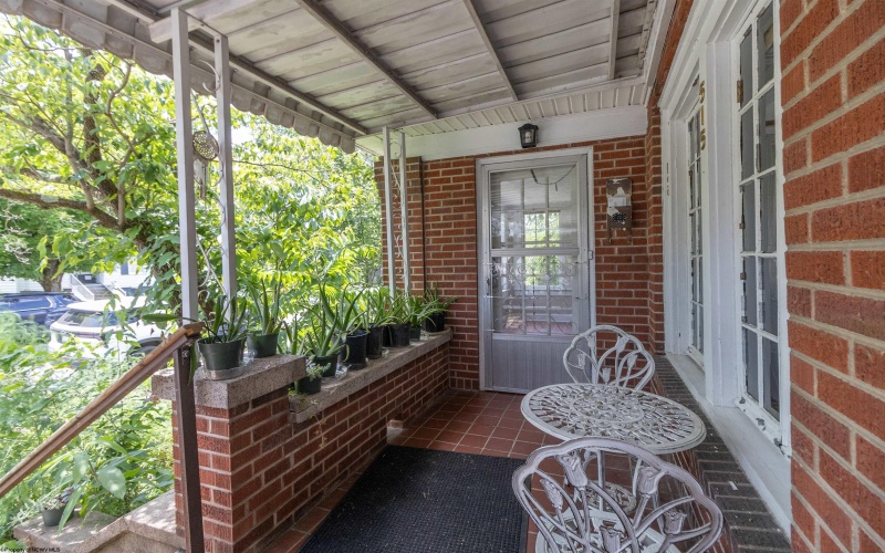 515 Center Avenue, Weston, West Virginia 26452, 3 Bedrooms Bedrooms, 8 Rooms Rooms,1 BathroomBathrooms,Single Family Detached,For Sale,Center,10160198