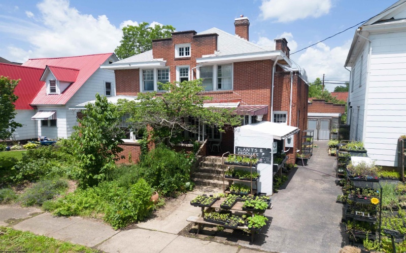 515 Center Avenue, Weston, West Virginia 26452, 3 Bedrooms Bedrooms, 8 Rooms Rooms,1 BathroomBathrooms,Single Family Detached,For Sale,Center,10160198