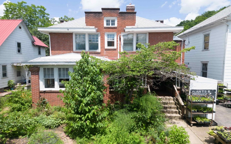 515 Center Avenue, Weston, West Virginia 26452, 3 Bedrooms Bedrooms, 8 Rooms Rooms,1 BathroomBathrooms,Single Family Detached,For Sale,Center,10160198