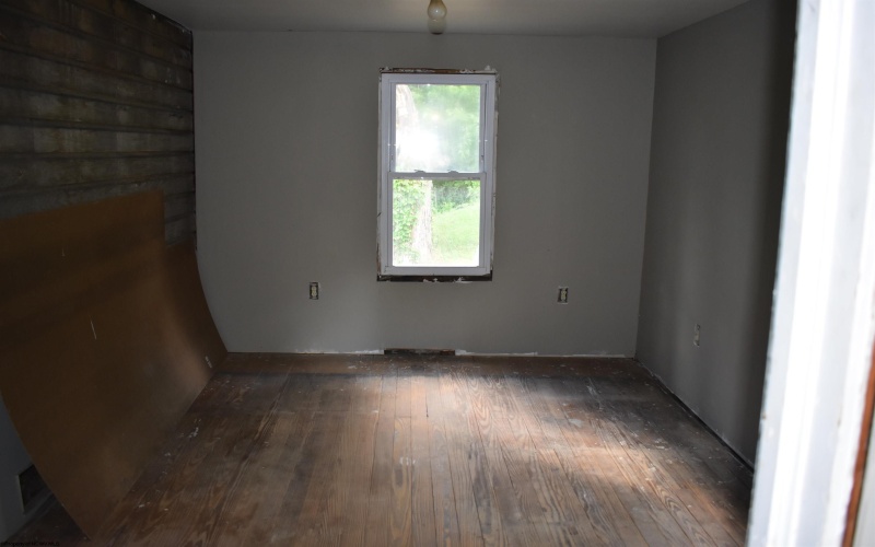 132 Racine Street, Morgantown, West Virginia 26505, 3 Bedrooms Bedrooms, 6 Rooms Rooms,1 BathroomBathrooms,Single Family Detached,For Sale,Racine,10160184