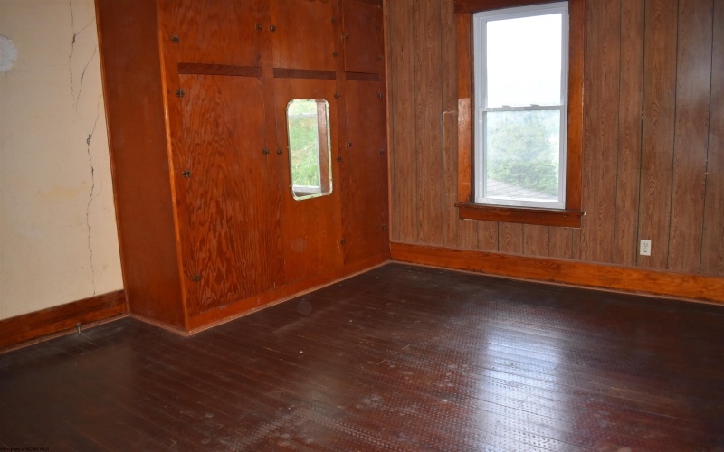 132 Racine Street, Morgantown, West Virginia 26505, 3 Bedrooms Bedrooms, 6 Rooms Rooms,1 BathroomBathrooms,Single Family Detached,For Sale,Racine,10160184