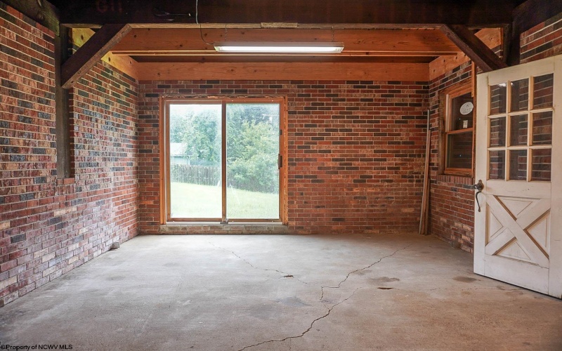 200 Webster Avenue, Morgantown, West Virginia 26501, 2 Bedrooms Bedrooms, 10 Rooms Rooms,1 BathroomBathrooms,Single Family Detached,For Sale,Webster,10160191