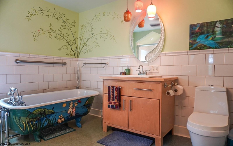 200 Webster Avenue, Morgantown, West Virginia 26501, 2 Bedrooms Bedrooms, 10 Rooms Rooms,1 BathroomBathrooms,Single Family Detached,For Sale,Webster,10160191