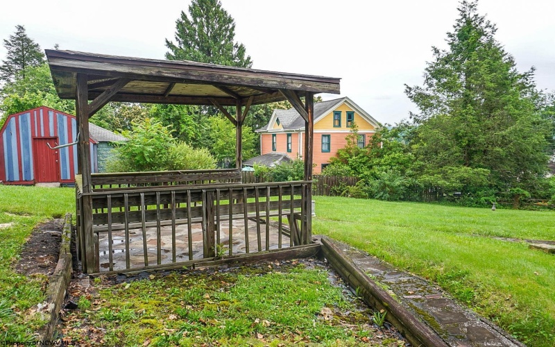 200 Webster Avenue, Morgantown, West Virginia 26501, 2 Bedrooms Bedrooms, 10 Rooms Rooms,1 BathroomBathrooms,Single Family Detached,For Sale,Webster,10160191