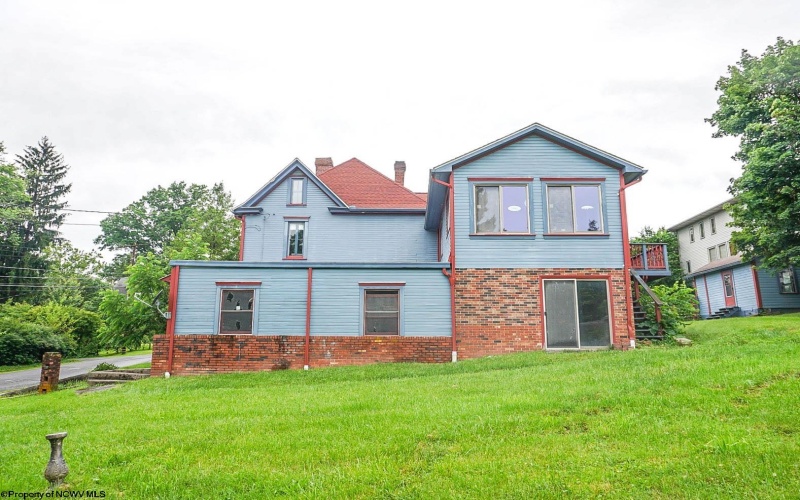 200 Webster Avenue, Morgantown, West Virginia 26501, 2 Bedrooms Bedrooms, 10 Rooms Rooms,1 BathroomBathrooms,Single Family Detached,For Sale,Webster,10160191