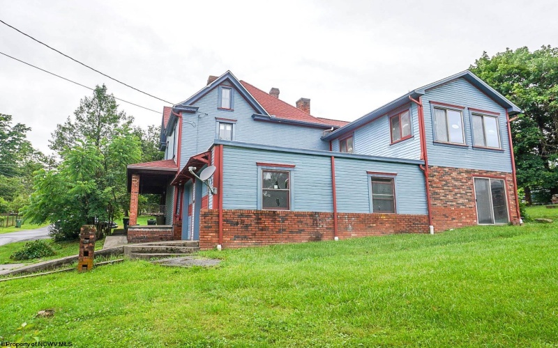 200 Webster Avenue, Morgantown, West Virginia 26501, 2 Bedrooms Bedrooms, 10 Rooms Rooms,1 BathroomBathrooms,Single Family Detached,For Sale,Webster,10160191