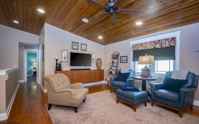 117 Summits Ridge, Morgantown, West Virginia 26508, 3 Bedrooms Bedrooms, 8 Rooms Rooms,2 BathroomsBathrooms,Single Family Detached,For Sale,Summits,10160188