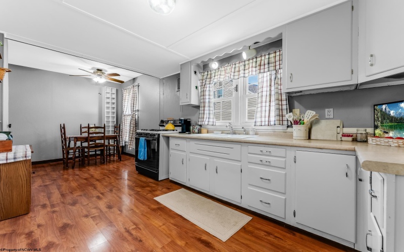 416 Cherry Street, Bridgeport, West Virginia 26330, 3 Bedrooms Bedrooms, 6 Rooms Rooms,1 BathroomBathrooms,Single Family Detached,For Sale,Cherry,10160187
