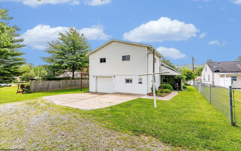 416 Cherry Street, Bridgeport, West Virginia 26330, 3 Bedrooms Bedrooms, 6 Rooms Rooms,1 BathroomBathrooms,Single Family Detached,For Sale,Cherry,10160187