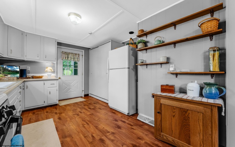 416 Cherry Street, Bridgeport, West Virginia 26330, 3 Bedrooms Bedrooms, 6 Rooms Rooms,1 BathroomBathrooms,Single Family Detached,For Sale,Cherry,10160187