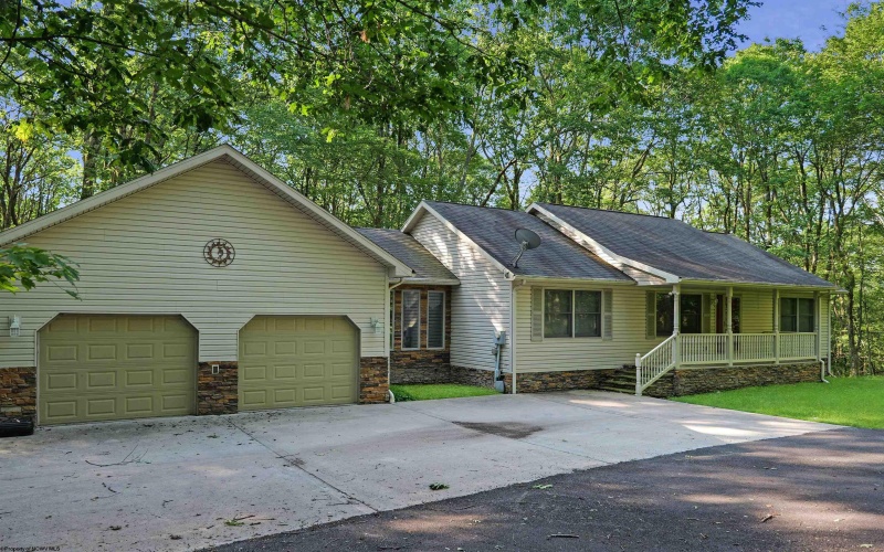 6 Sorrel Court, Terra Alta, West Virginia 26764, 3 Bedrooms Bedrooms, 9 Rooms Rooms,2 BathroomsBathrooms,Single Family Detached,For Sale,Sorrel,10160197