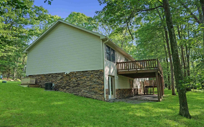 6 Sorrel Court, Terra Alta, West Virginia 26764, 3 Bedrooms Bedrooms, 9 Rooms Rooms,2 BathroomsBathrooms,Single Family Detached,For Sale,Sorrel,10160197