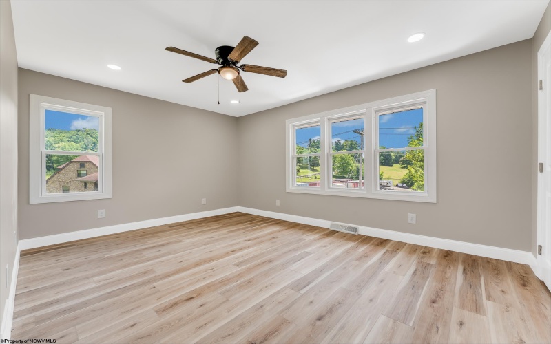 3277 Fairmont Avenue, Fairmont, West Virginia 26554, 4 Bedrooms Bedrooms, 10 Rooms Rooms,2 BathroomsBathrooms,Single Family Detached,For Sale,Fairmont,10160192
