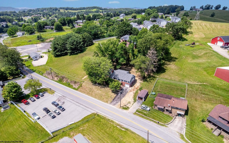 3277 Fairmont Avenue, Fairmont, West Virginia 26554, 4 Bedrooms Bedrooms, 10 Rooms Rooms,2 BathroomsBathrooms,Single Family Detached,For Sale,Fairmont,10160192