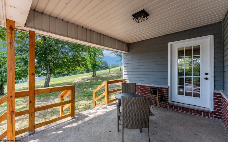 3277 Fairmont Avenue, Fairmont, West Virginia 26554, 4 Bedrooms Bedrooms, 10 Rooms Rooms,2 BathroomsBathrooms,Single Family Detached,For Sale,Fairmont,10160192