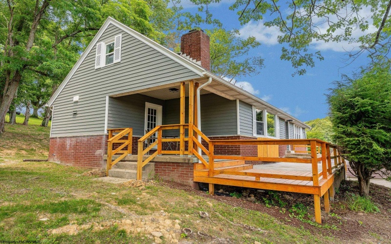 3277 Fairmont Avenue, Fairmont, West Virginia 26554, 4 Bedrooms Bedrooms, 10 Rooms Rooms,2 BathroomsBathrooms,Single Family Detached,For Sale,Fairmont,10160192