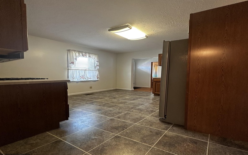 1218 18 Street, Clarksburg, West Virginia 26301, 1 Bedroom Bedrooms, 5 Rooms Rooms,1 BathroomBathrooms,Single Family Detached,For Sale,18,10160195