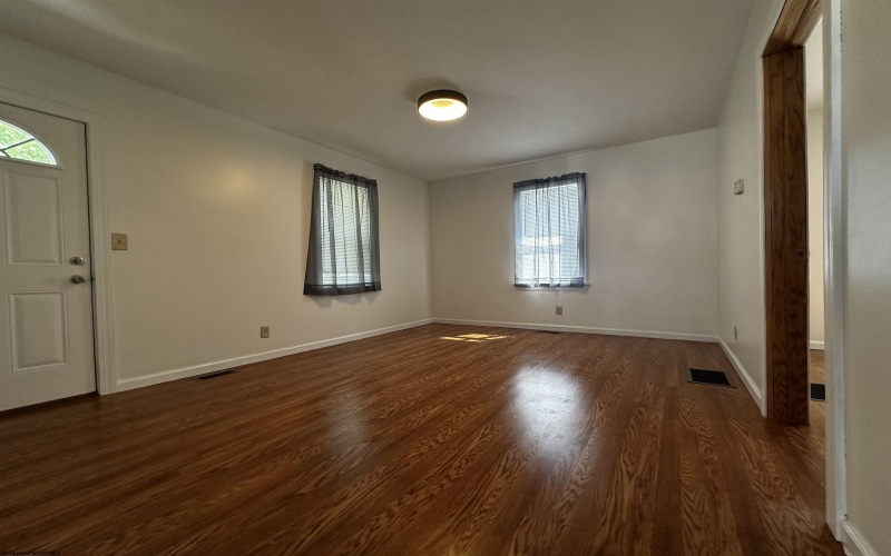 1218 18 Street, Clarksburg, West Virginia 26301, 1 Bedroom Bedrooms, 5 Rooms Rooms,1 BathroomBathrooms,Single Family Detached,For Sale,18,10160195
