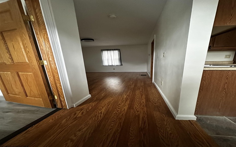 1218 18 Street, Clarksburg, West Virginia 26301, 1 Bedroom Bedrooms, 5 Rooms Rooms,1 BathroomBathrooms,Single Family Detached,For Sale,18,10160195